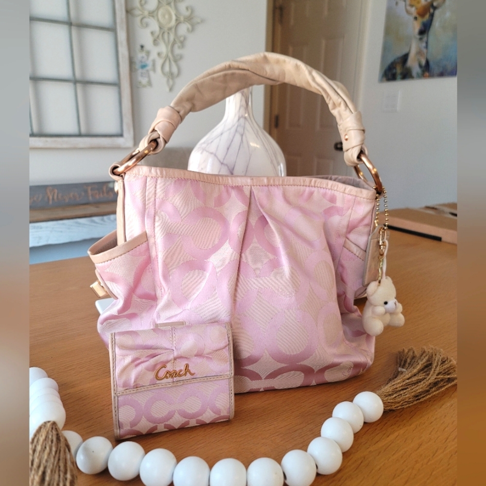 Coach Art Canvas Pink Shoulder & Rose Gold Handbag. N0. L0882-13427 & Wallet 💖